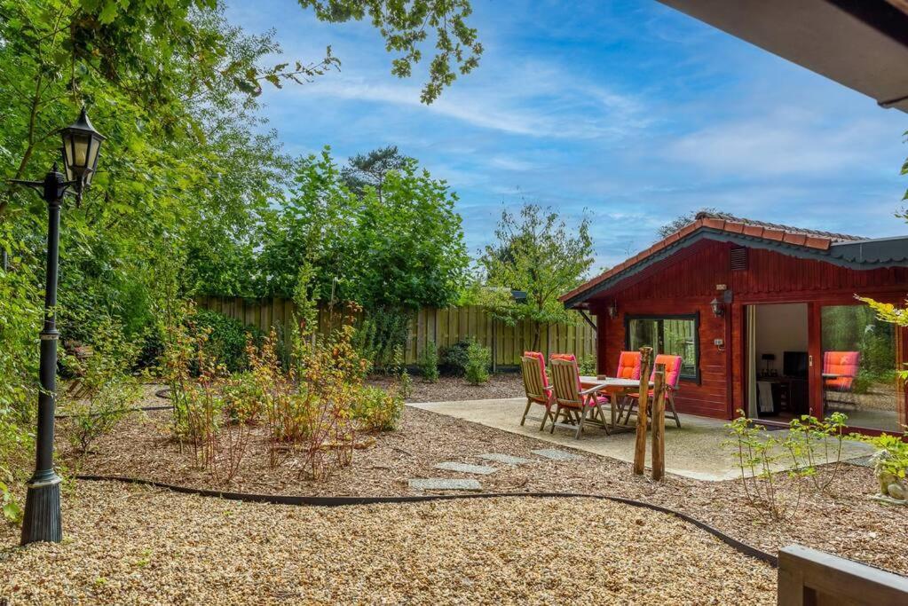 Spacious Wooden Cottage With Infra-Red Sauna At Veluwe Putten Bagian luar foto