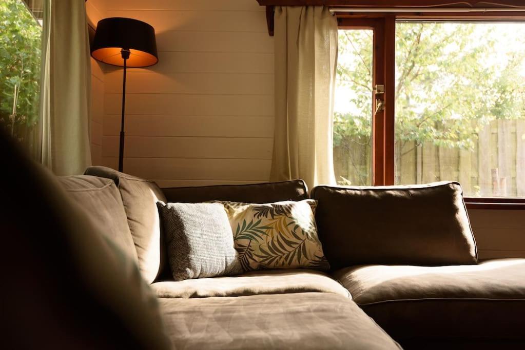 Spacious Wooden Cottage With Infra-Red Sauna At Veluwe Putten Bagian luar foto