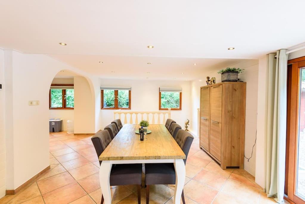 Spacious Wooden Cottage With Infra-Red Sauna At Veluwe Putten Bagian luar foto