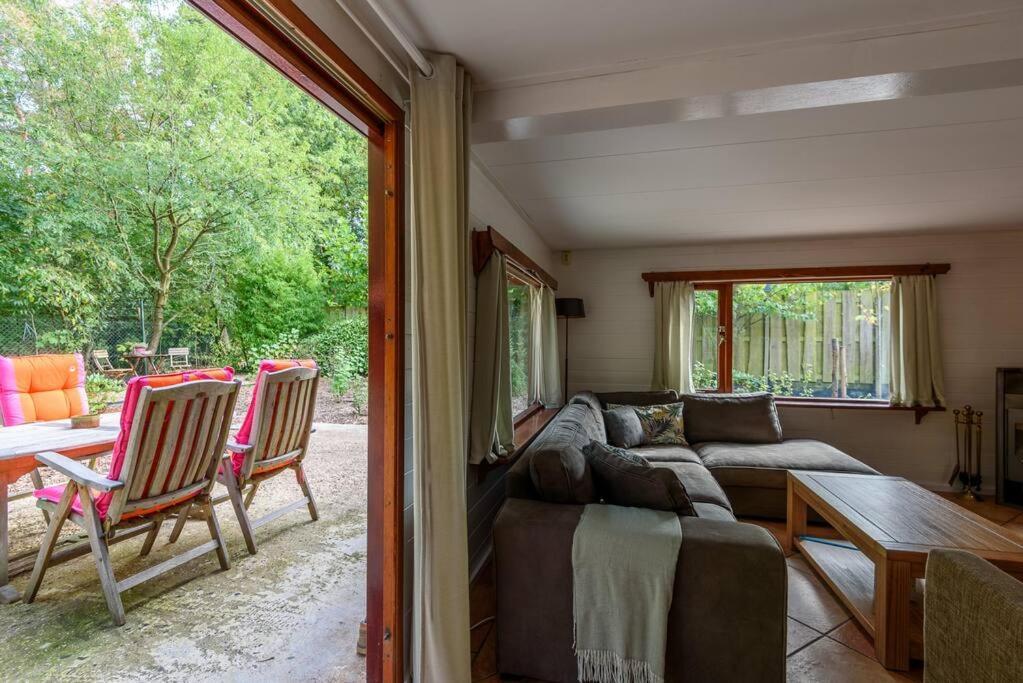Spacious Wooden Cottage With Infra-Red Sauna At Veluwe Putten Bagian luar foto