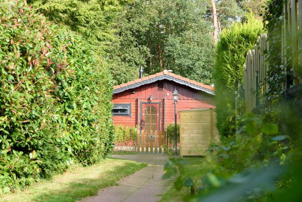 Spacious Wooden Cottage With Infra-Red Sauna At Veluwe Putten Bagian luar foto
