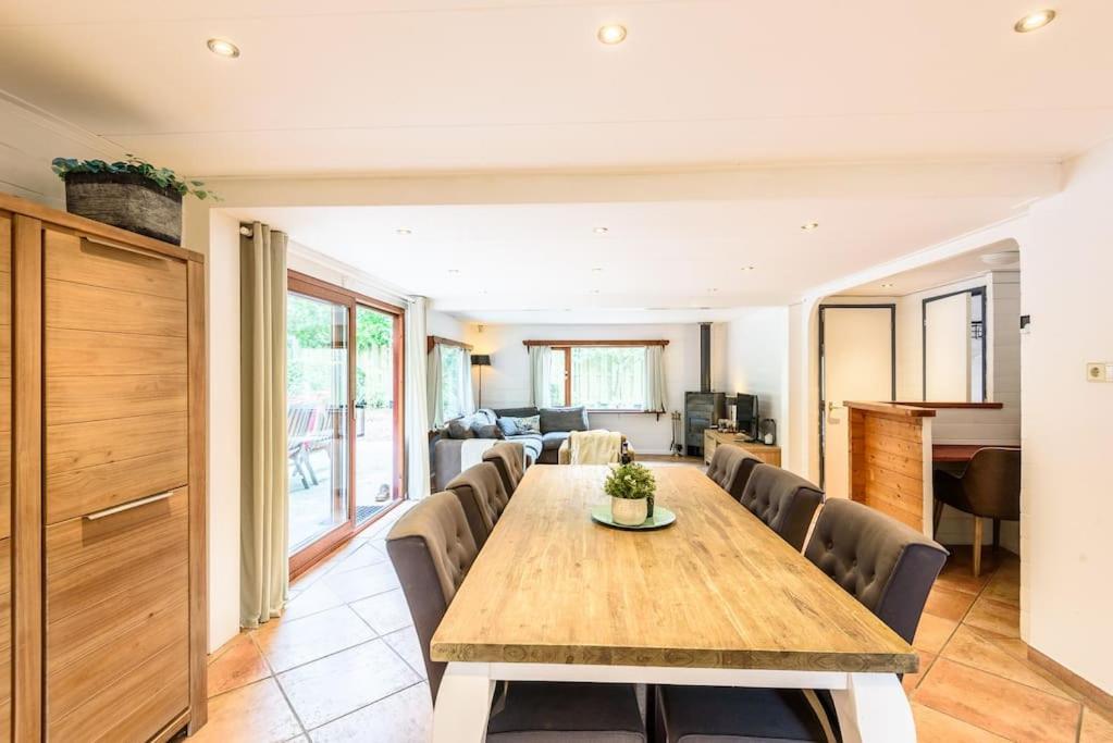 Spacious Wooden Cottage With Infra-Red Sauna At Veluwe Putten Bagian luar foto